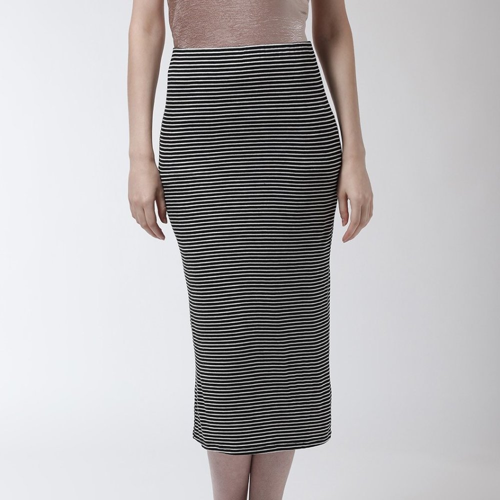 Forever 21 Black & White Striped Pencil skirt SM
